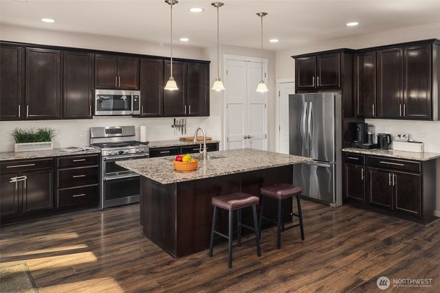 1886 Claret Loop NW, Poulsbo, WA 98370