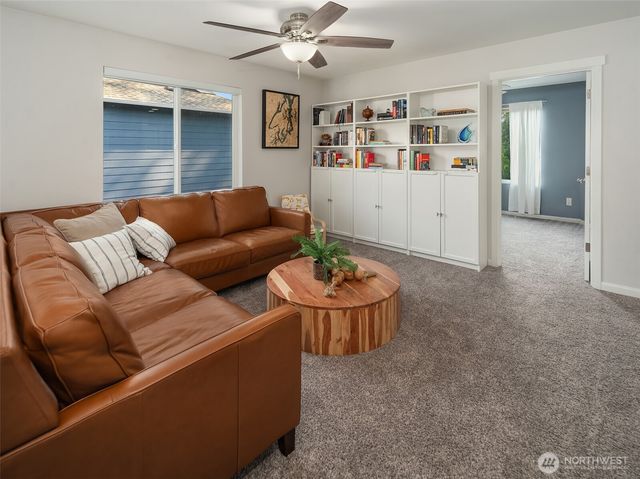 1886 Claret Loop NW, Poulsbo, WA 98370