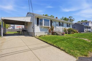 84 West Earle Street, Cumberland, RI 02864