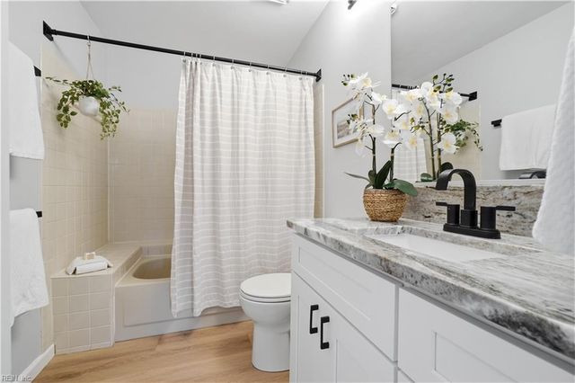 2011 Candlelight DR, Chesapeake, VA 23325