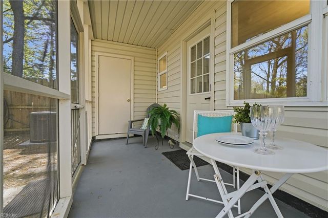 2011 Candlelight DR, Chesapeake, VA 23325