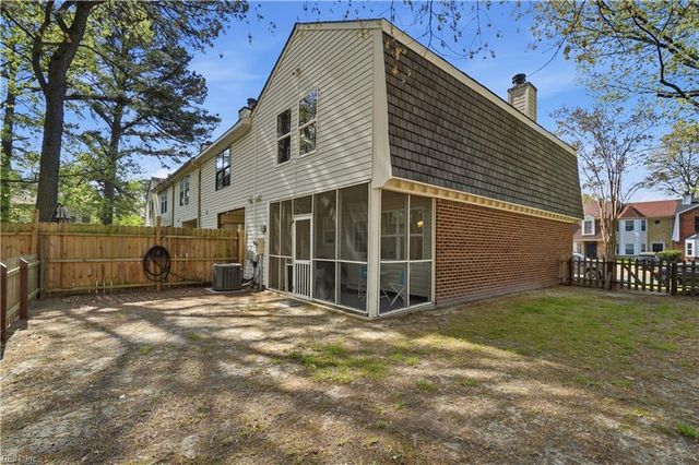 2011 Candlelight DR, Chesapeake, VA 23325