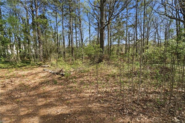 2011 Candlelight DR, Chesapeake, VA 23325