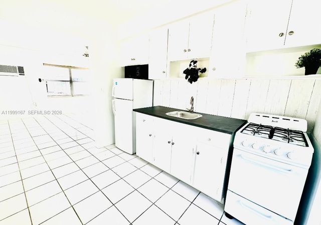 1004 N 16th Ave 1, Hollywood, FL 33020