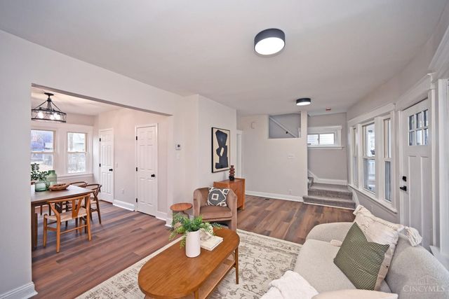 1933 Hewitt Avenue, Cincinnati, OH 45207