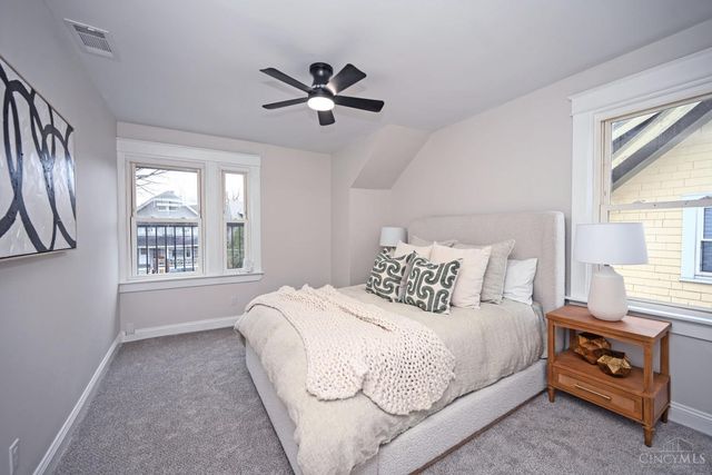 1933 Hewitt Avenue, Cincinnati, OH 45207