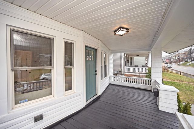 1933 Hewitt Avenue, Cincinnati, OH 45207