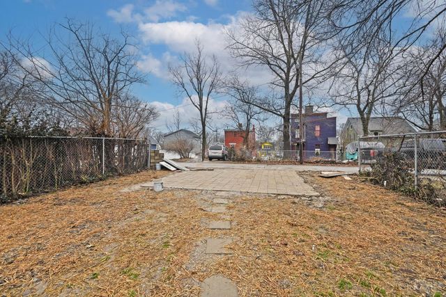 1933 Hewitt Avenue, Cincinnati, OH 45207