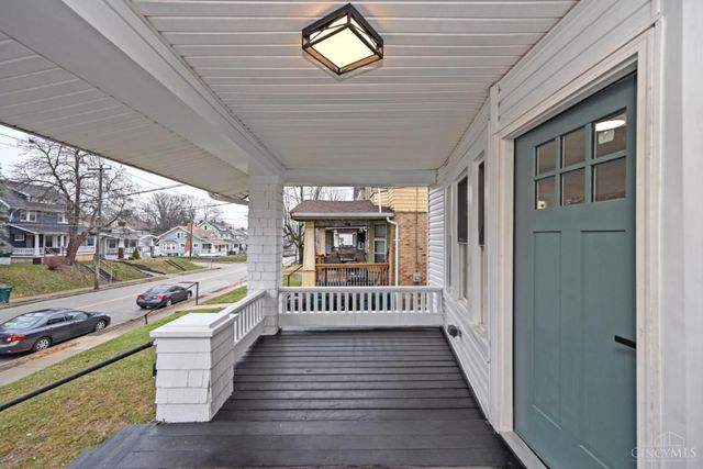 1933 Hewitt Avenue, Cincinnati, OH 45207