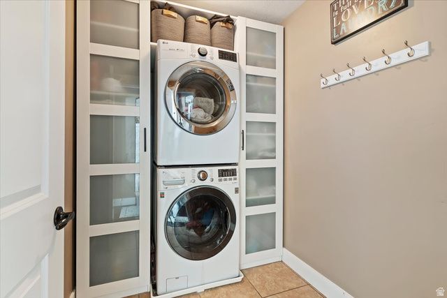 6521 S MOUNT ADAMS DR, West Valley City, UT 84118