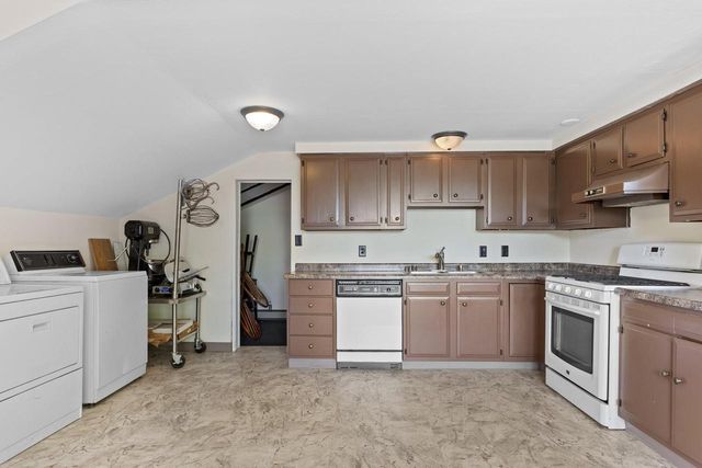 1380 Friess Lake ROAD, Hubertus, WI 53033