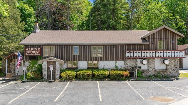 1380 Friess Lake ROAD, Hubertus, WI 53033