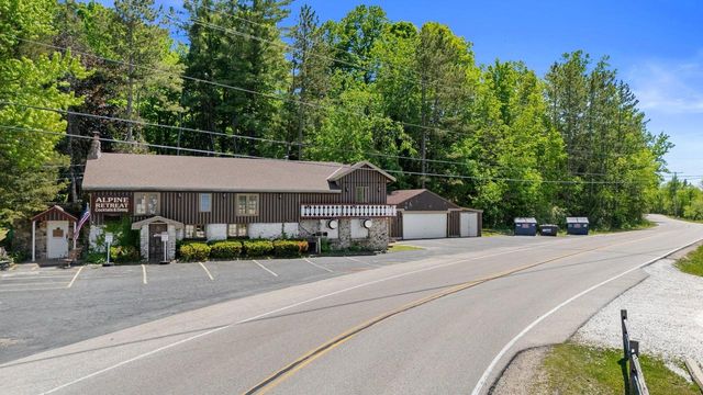 1380 Friess Lake ROAD, Hubertus, WI 53033
