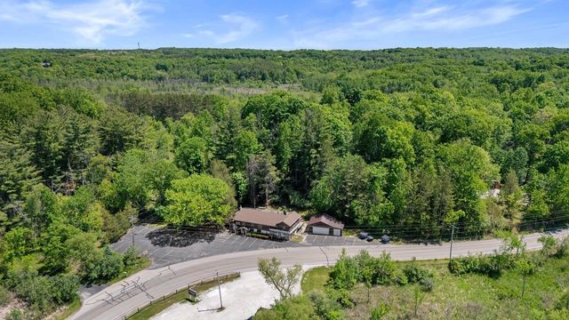 1380 Friess Lake ROAD, Hubertus, WI 53033