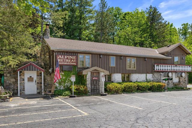 1380 Friess Lake ROAD, Hubertus, WI 53033