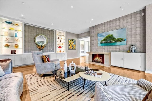 935 Hillcrest, Pasadena, CA 91106