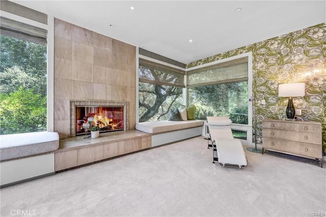 935 Hillcrest, Pasadena, CA 91106