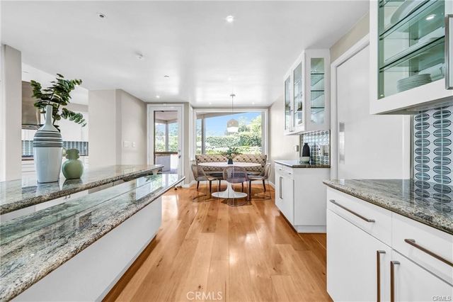 935 Hillcrest, Pasadena, CA 91106