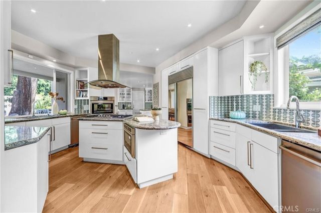 935 Hillcrest, Pasadena, CA 91106