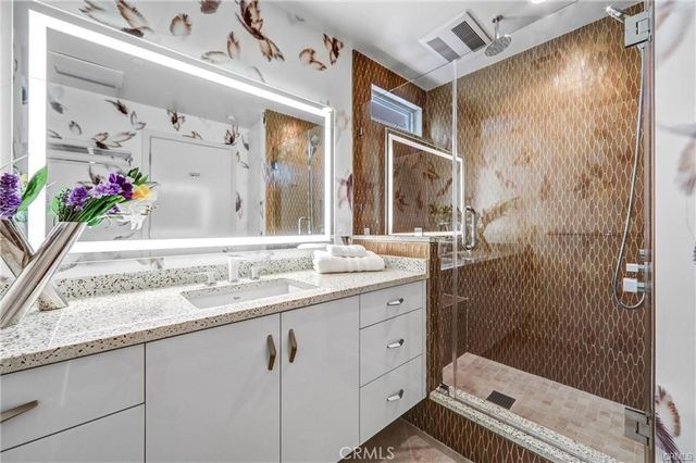 935 Hillcrest, Pasadena, CA 91106