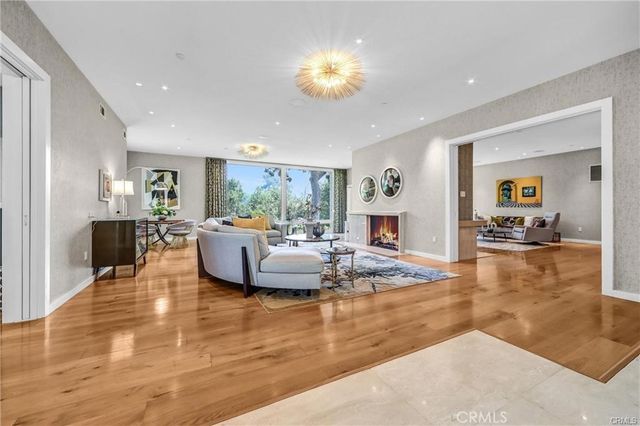 935 Hillcrest, Pasadena, CA 91106