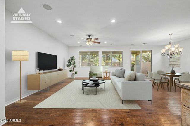 2559 E PENEDES Drive, Gilbert, AZ 85298