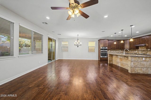 2559 E PENEDES Drive, Gilbert, AZ 85298