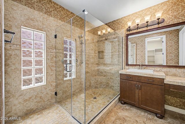 2559 E PENEDES Drive, Gilbert, AZ 85298