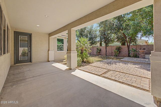 2559 E PENEDES Drive, Gilbert, AZ 85298