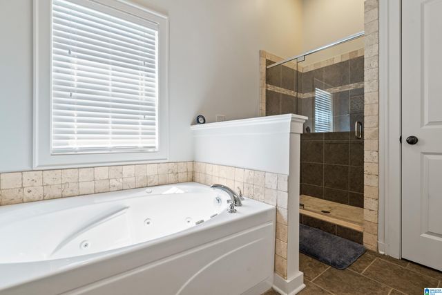 1516 JAMES HILL WAY, Hoover, AL 35226