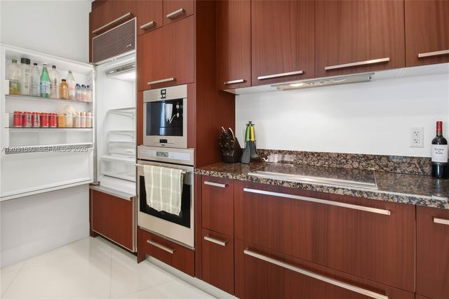 15811 Collins Ave 403, Sunny Isles Beach, FL 33160