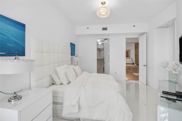15811 Collins Ave 403, Sunny Isles Beach, FL 33160