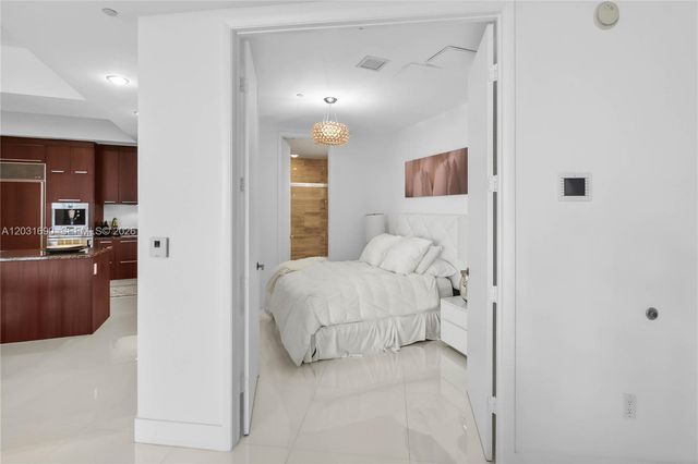15811 Collins Ave 403, Sunny Isles Beach, FL 33160