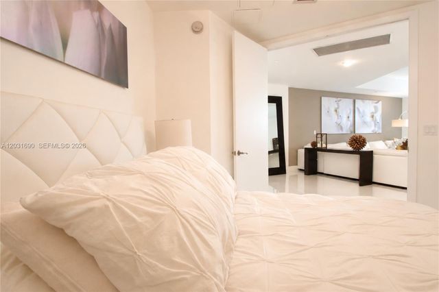 15811 Collins Ave 403, Sunny Isles Beach, FL 33160