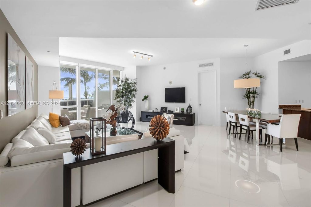 15811 Collins Ave 403, Sunny Isles Beach, FL 33160