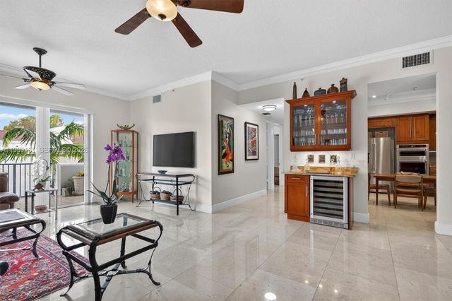 650 Valencia Avenue 302, Coral Gables, FL 33134