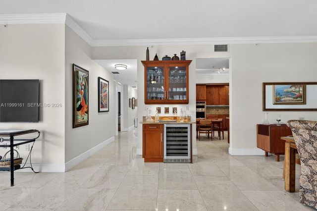 650 Valencia Avenue 302, Coral Gables, FL 33134