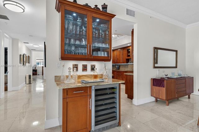 650 Valencia Avenue 302, Coral Gables, FL 33134