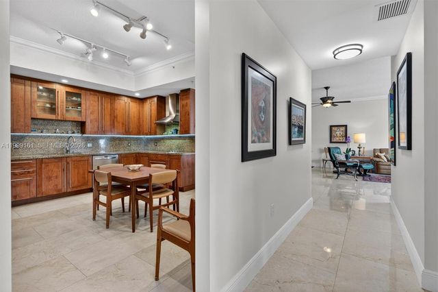 650 Valencia Avenue 302, Coral Gables, FL 33134