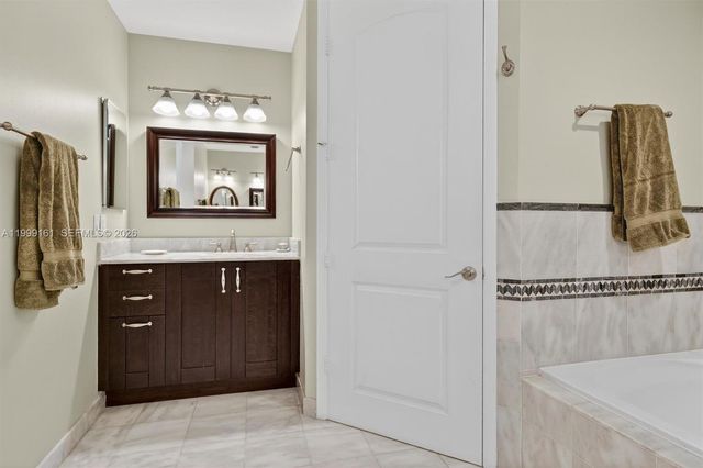 650 Valencia Avenue 302, Coral Gables, FL 33134