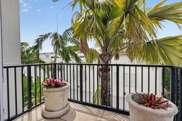 650 Valencia Avenue 302, Coral Gables, FL 33134