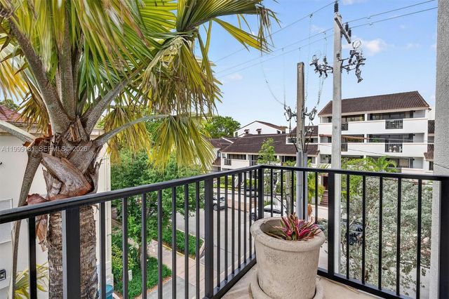 650 Valencia Avenue 302, Coral Gables, FL 33134