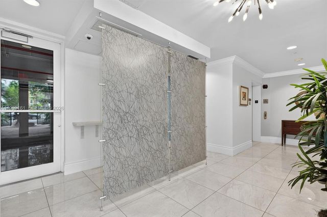 650 Valencia Avenue 302, Coral Gables, FL 33134