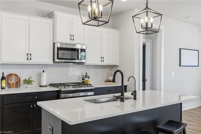 9132 Stoney River Lane, Kernersville, NC 27284