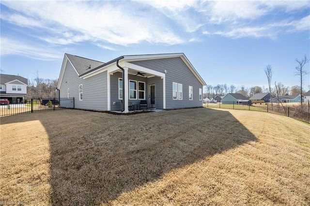 9132 Stoney River Lane, Kernersville, NC 27284