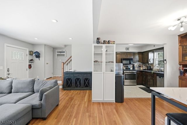 163 Edgewood Ave, Clifton City, NJ 07012