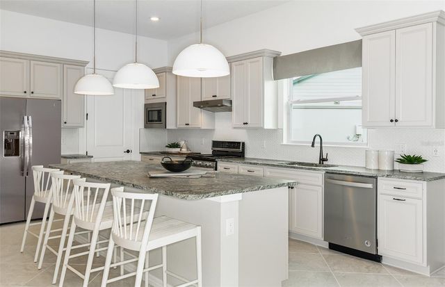 1947 SPRING SHOWER CIRCLE, Kissimmee, FL 34744