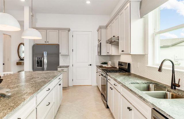 1947 SPRING SHOWER CIRCLE, Kissimmee, FL 34744