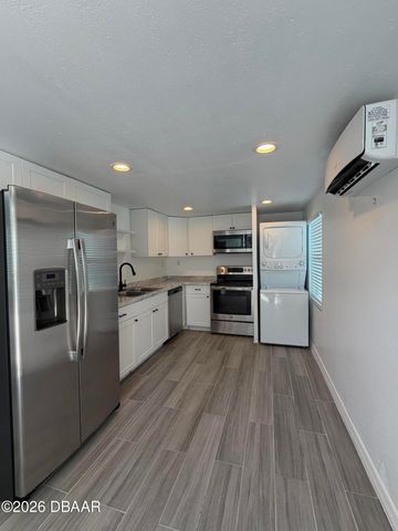 147 Lindley Road B, Daytona Beach, FL 32118