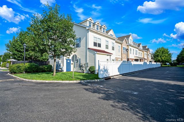 47 Barley Lane, Patchogue, NY 11772